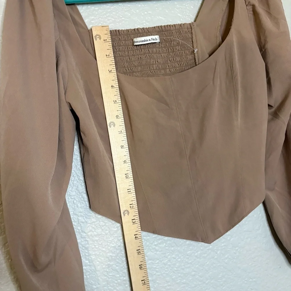 Abercrombie Long Sleeve Sweetheart Corset Top Puff Shoulder - Size M (BEIGE)